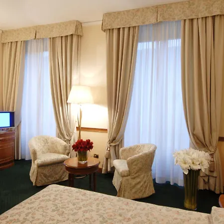 Degli Orafi 4* Florence