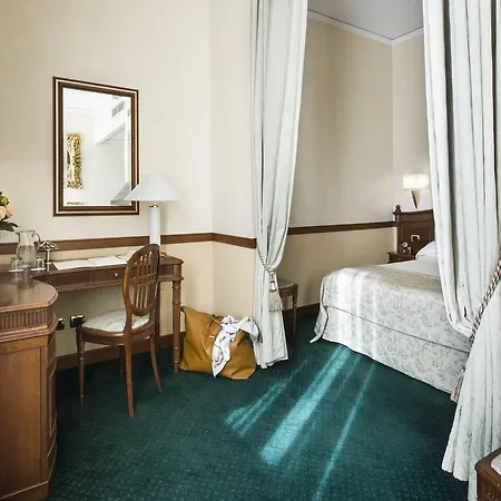 Degli Orafi 4*